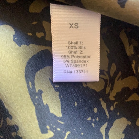 Addison Silk Short Sleeve Top in Olive Green Print - Picture 6 of 6